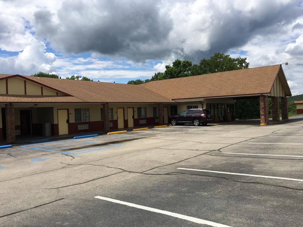Village Inn Of Hardy Экстерьер фото