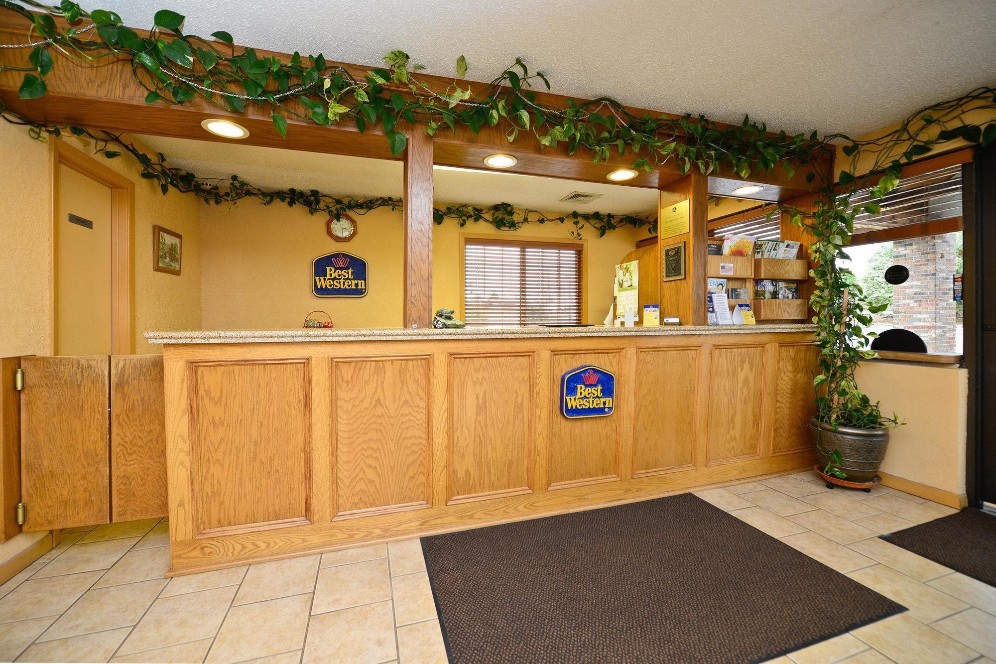 Village Inn Of Hardy Экстерьер фото
